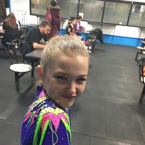 Mother & Daughter Team Kim & Chloe - Picture 7 of 8